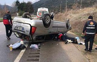 Amasya’da otomobil takla attı: 2’si çocuk 4...