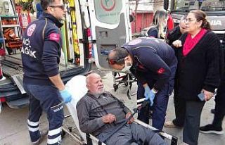 Antalya’da çıkan yangında 2 kişi dumandan etkilendi