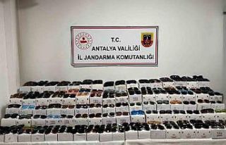 Antalya’da kaçak güneş gözlüğü operasyonu