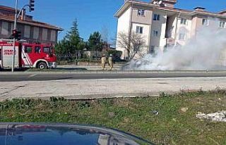 Arnavutköy’de seyir halindeki Fiat Tofaş otomobil...