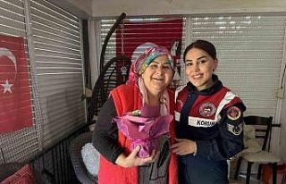 Aydın jandarması şehit annesini unutmadı