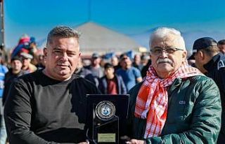 Balıkesir’de deve güreşi heyecanı yaşandı