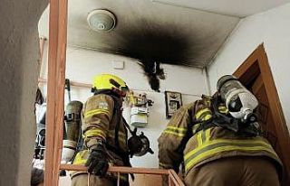 Bandırma’da bir binanın ikinci katında yangın...