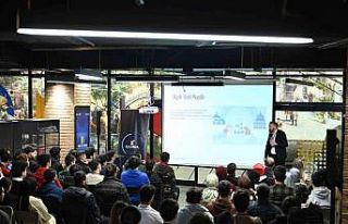 Başkan Altay: “Çok sayıda projeyle gençleri...