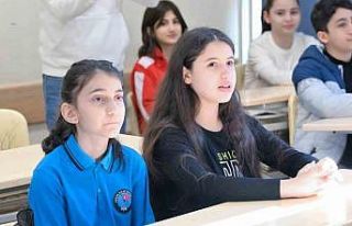 Başkan Bahçetepe’den, Ayşegül’e karne hediyesi