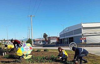 Başkan Çerçioğlu Didim’i rengarenk çiçekler...