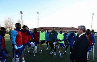 Başkan Tahmazoğlu’ndan Şahinbey Ampute takımına...