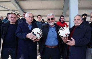 Başkan Yalçın ve Kaymakam Dönmez’den Kepez Turnuvası’na...