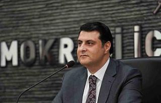 Başkan Yılmaz makam aracını emniyete hibe etti