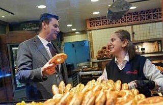 Başkan Zeyrek sabahın ilk ışıklarıyla halkla...