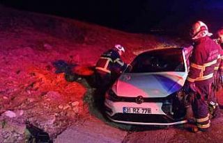 Batman’da otomobil ile hafif ticari araç çarpıştı:...