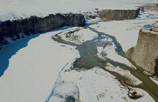 Beyaza bürünen Murat Kanyonu havadan görüntülendi