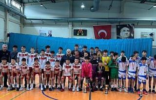 Bir günde 3 şampiyonluk