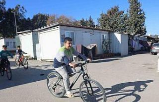 Bisikleti çalınan depremzede çocuk, hırsızlara...