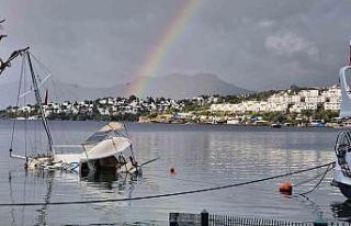 Bitez Koyu’nda tekne battı