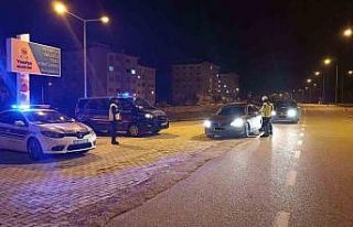 Burdur’da jandarma ekiplerinin trafik denetiminde...