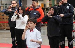 Büyükşehir’de hizmet artık bir işarete bakıyor