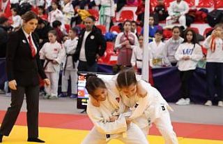 Büyükşehir’in sporcuları turnuvadan 7 madalya...