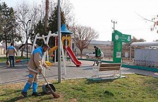 Cadde ve sokaklarda temizlik çalışmaları devam...