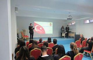 Çanakkale’de Jandarma lise öğrencilerine flört...