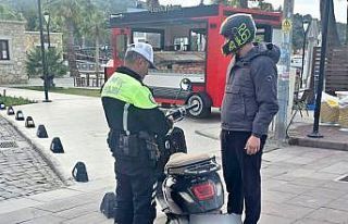 Çeşme’de motosiklet denetimlerinde ceza yağdı