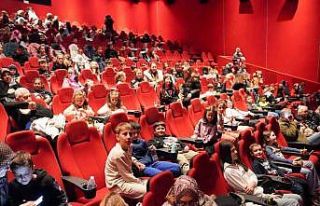 Çocuklara karne hediyesi Başkan Ataç’tan