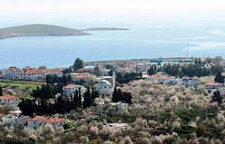 Datça beyaz gelinliğini giydi