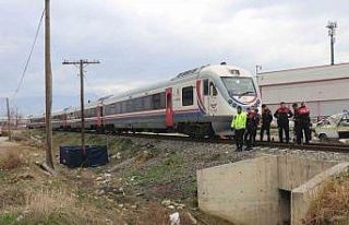Denizli’de trenin çarptığı adam hayatını kaybetti