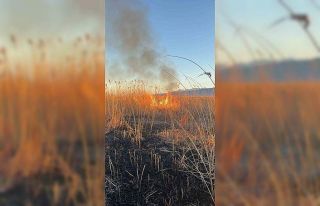 Eber Gölü’nü yakmaya çalışırken jandarmaya...