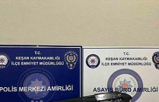 Edirne’de 3 adet ruhsatsız av tüfeği ele geçirildi