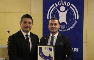 EGİAD’ın yeni başkanı Özhelvacı ve ekibi göreve...