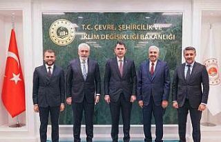 Eğil ve Hazro belediye başkanları Bakan Kurum ile...