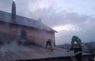 Ekmek üretimi sırasında fırın deposu alevlere...