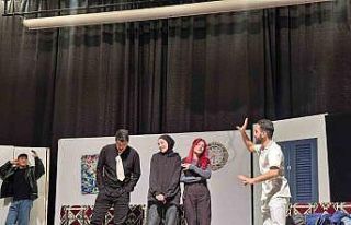 Elazığ Belediyesinin düzenlediği gösteriye yoğun...