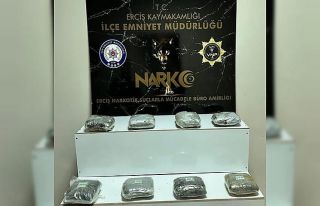 Erciş’te 8 kilo 750 gram uyuşturucu ele geçirildi