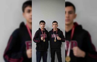 Erdem Koleji’nden Kickboksta çifte şampiyonluk