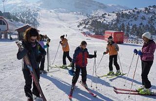 Ergan’da sömestir tatilinde “dağ kayağı”...