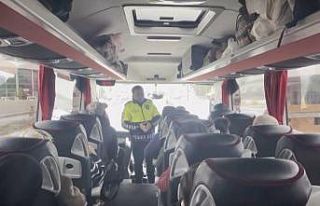 Erzincan polisinden “Emniyet kemeri sizi hayata...