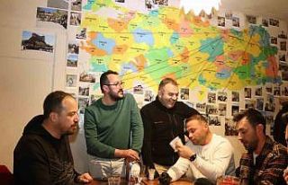 Erzurumlu gençlerin dünyanın en acı biberiyle...