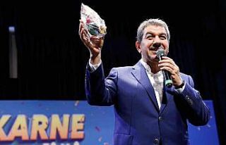 Esenler Belediye Başkanı Göksu, miniklerin karne...