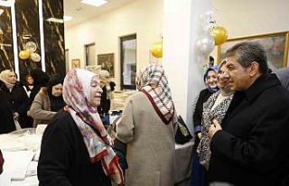 Esenlerli kadınlar yetim kızlar için hayır çarşısı...