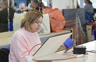 Esenyurt Belediyesi’nden vatandaşlara gravür sanatı...