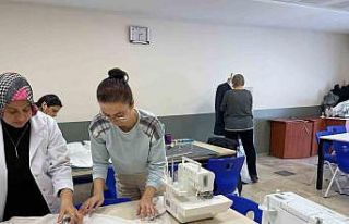 Esenyurt’ta 53 branşta 20 bin kursiyere kültür...