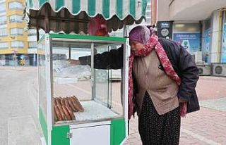 Evin geçimine katkı için başladı, 58 yaşında...