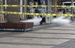 Eylem güzergahına bırakılan sırt çantası fünyeyle...