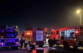 Eyüpsultan’da gecekondu alev alev yandı