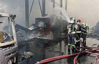 Fabrikadaki yangın 4 saatte kontrol altına alındı