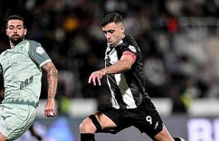 Fatih Terim, ligde ilk galibiyetini geri dönüşle...