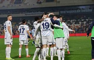 Fenerbahçe, Adana’da golcüleriyle güldü