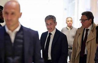 Fransa Cumhurbaşkanı Sarkozy’nin Libya’dan yasa...
